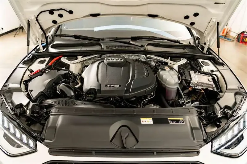 Audi a4 l Audi A4L 2022 40 TFSI luxury and dynamic model 2022 — миниатюра 2