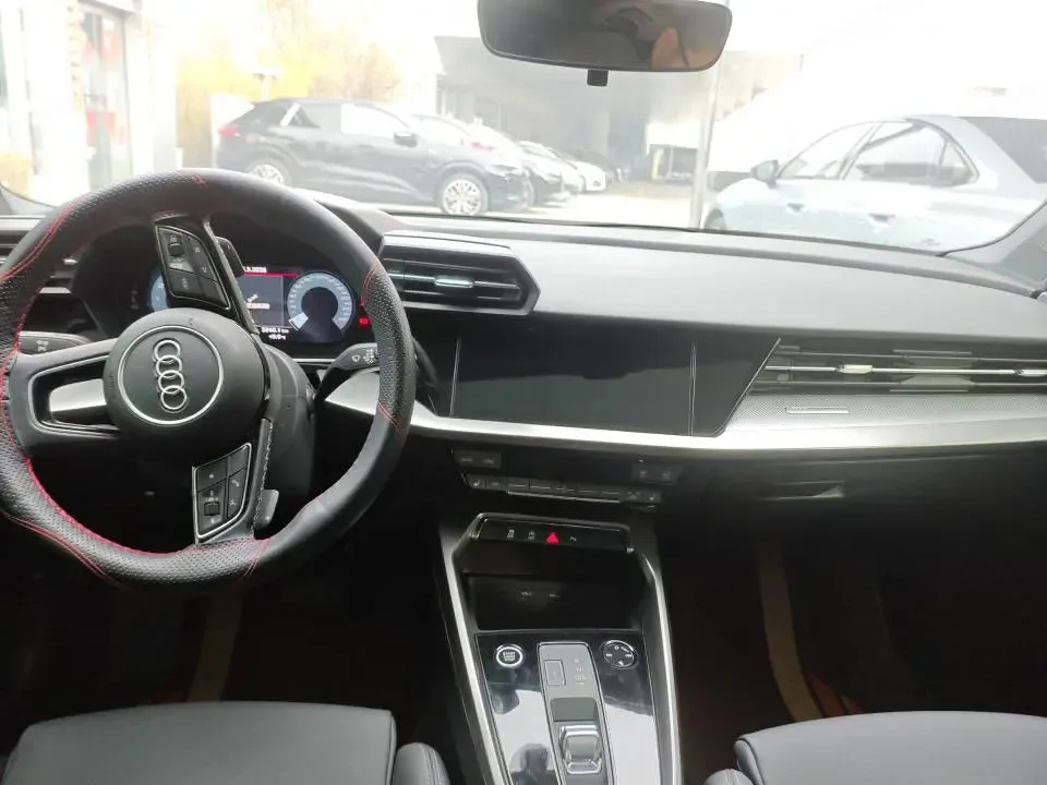 Audi A3 facelift A3L Limousine 35 TFSI stylish and sporty 2023 — миниатюра 3