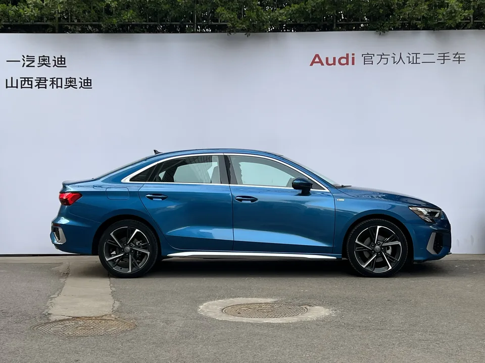 Audi A3 A3L Limousine 35 TFSI Fashion Sports 2022 — миниатюра 2