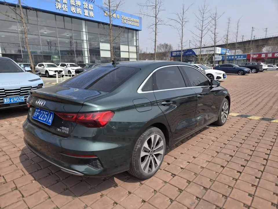 Audi A3 A3L Limousine 35 TFSI Enterprising and Elegant Model 2023 — миниатюра 2