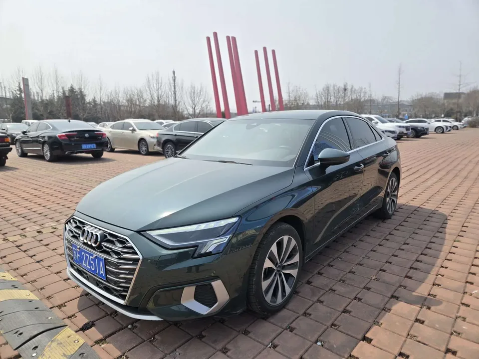 Audi A3 A3L Limousine 35 TFSI Enterprising and Elegant Model 2023 — фото 1, купить с доставкой в Москву