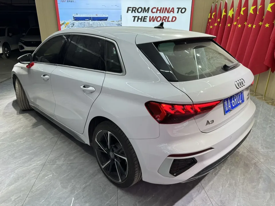 Audi A3 Sportback 35 TFSI stylish and sporty 2022 — миниатюра 2