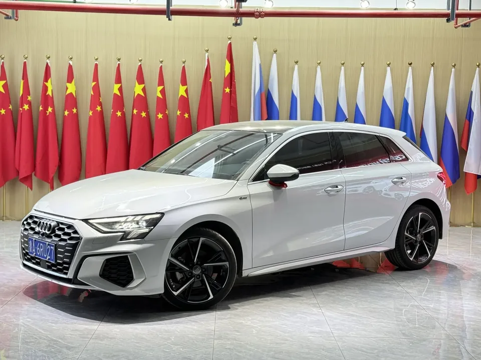Audi A3 Sportback 35 TFSI stylish and sporty 2022 — фото 1, купить с доставкой в Москву