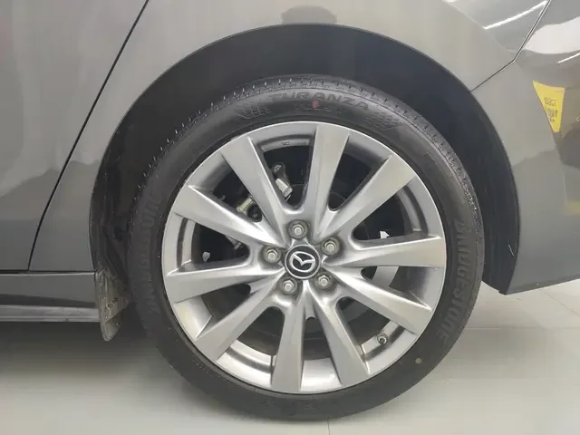Mazda Axela Mazda3 Angkesela 2023 2.0L Automatic Premium Edition 2024 — thumbnail 3