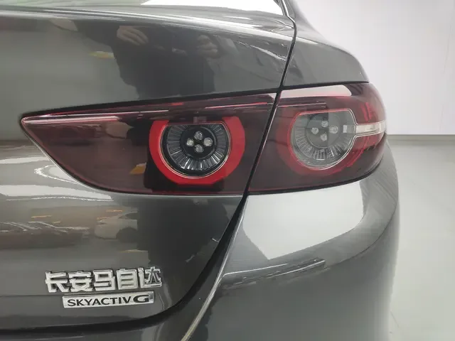 Mazda Axela Mazda3 Angkesela 2023 2.0L Automatic Premium Edition 2024 — thumbnail 4