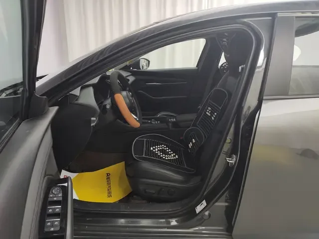 Mazda Axela Mazda3 Angkesela 2023 2.0L Automatic Premium Edition 2024 — thumbnail 5