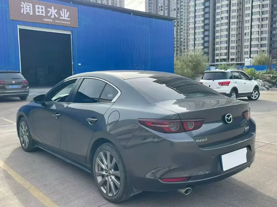 Mazda Axela Mazda3 2023 2.0L Automatic Premium Edition 2024 — thumbnail 4