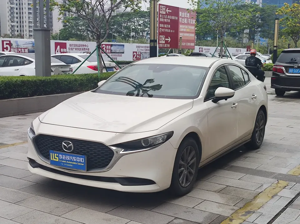 Mazda Axela 2.0L automatic quality version 2022 — фото 1, купить с доставкой в Москву