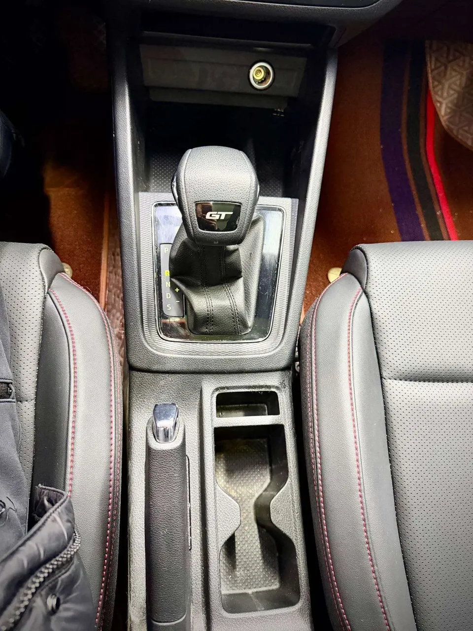 Skoda Kamiq facelift 1.5L automatic premium version 2022 — миниатюра 5