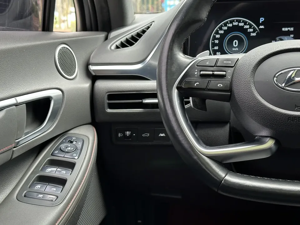 Hyundai Sonata 270TGDi 20th SE DCT 20th Anniversary Edition 2022 — миниатюра 4