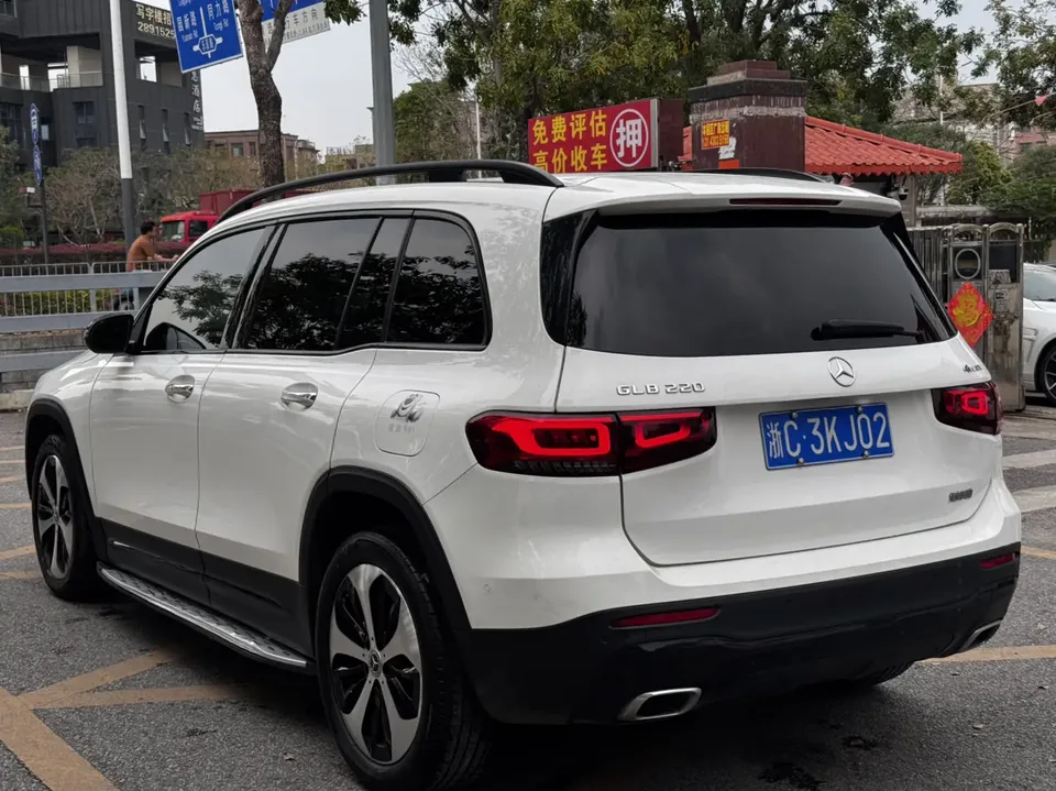 Mercedes-Benz GLB-Class Mercedes-Benz GLB 2023 GLB 220 4MATIC 2023 — thumbnail 4