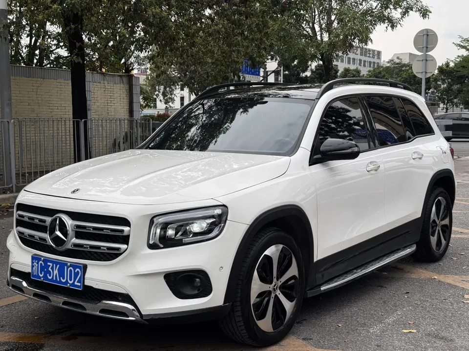 Mercedes-Benz GLB-Class Mercedes-Benz GLB 2023 GLB 220 4MATIC 2023 — photo 1, buy with delivery to Moscow