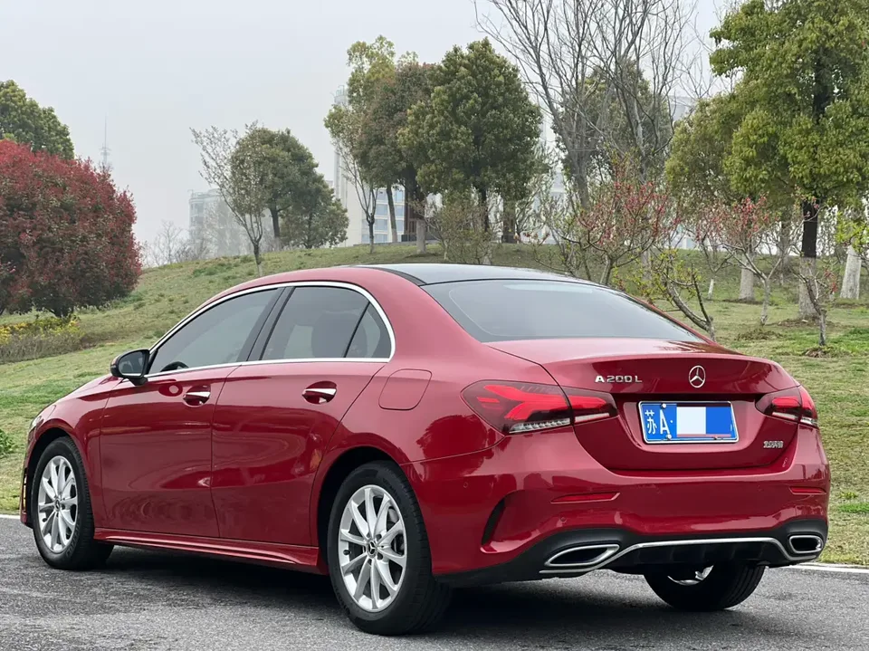 Mercedes-Benz Mercedes Benz A Class Mercedes-Benz A-Class 2022 facelift A 200 L sports sedan fashion version 2022 — миниатюра 2