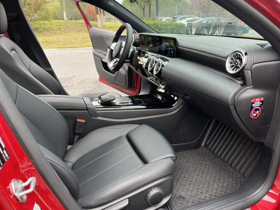 Mercedes-Benz Mercedes Benz A Class Mercedes-Benz A-Class 2022 facelift A 200 L sports sedan fashion version 2022 — миниатюра 3