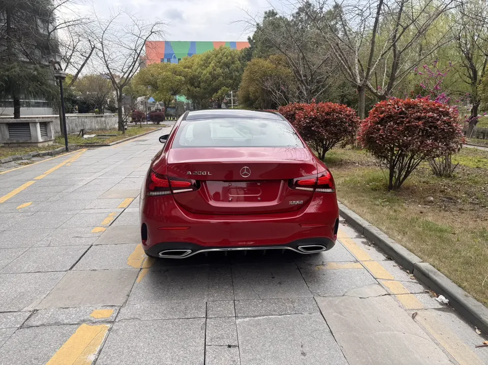 Mercedes-Benz Mercedes Benz A Class facelift A 200 L sports sedan dynamic version 2023 — миниатюра 2