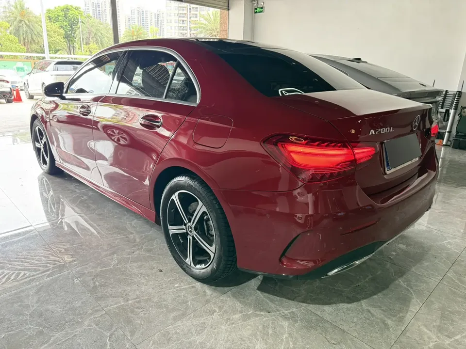 Mercedes-Benz Mercedes Benz A Class Mercedes-Benz A-Class 2023 A 200 L Sports Sedan Fashion Edition 2024 — миниатюра 5