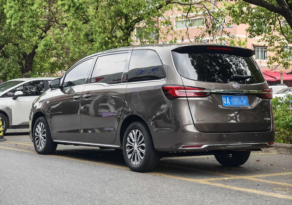 Buick GL8 GL8 2023 Land Business Class 2.0T Luxury Edition 2024 — thumbnail 4