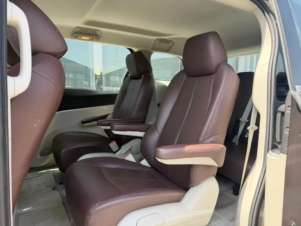 Buick GL8 GL8 2022 facelift land business class 2.0T smart model 2023 — thumbnail 3
