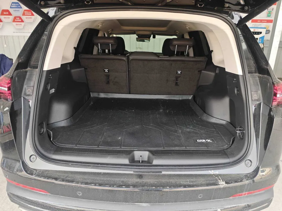 Buick Envision 2025 Envision Envision Plus 28T 2WD Platinum Edition 2025 — миниатюра 3
