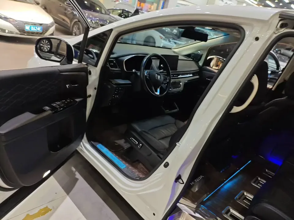 Honda Elysion Alison 2022 2.0L Hybrid Deluxe Edition 2023 — thumbnail 2