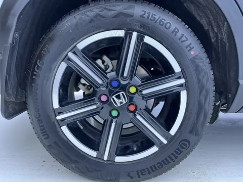 Honda VEZEL 2023 купить в Москве