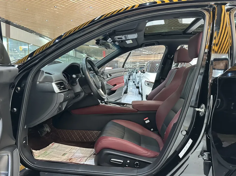 Honda Inspire 2022 Insignia 260TURBO Fine Edition 2022 — миниатюра 3