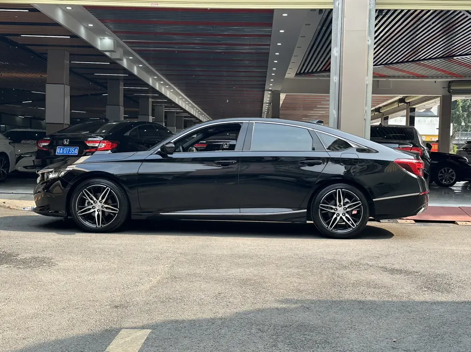 Honda Inspire 2022 Insignia 260TURBO Fine Edition 2022 — миниатюра 4