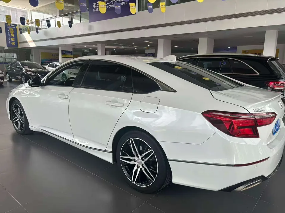 Honda Inspire 2022 Insignia 260TURBO Fine Edition 2022 — миниатюра 4