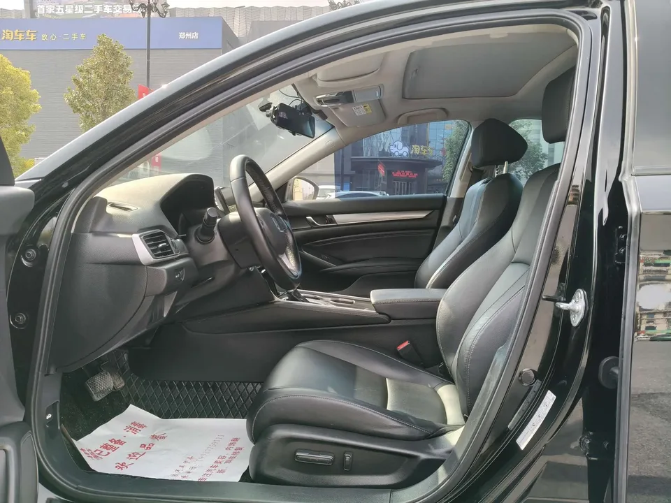 Honda Accord Accord 2022 260TURBO Deluxe Edition 2022 — миниатюра 4