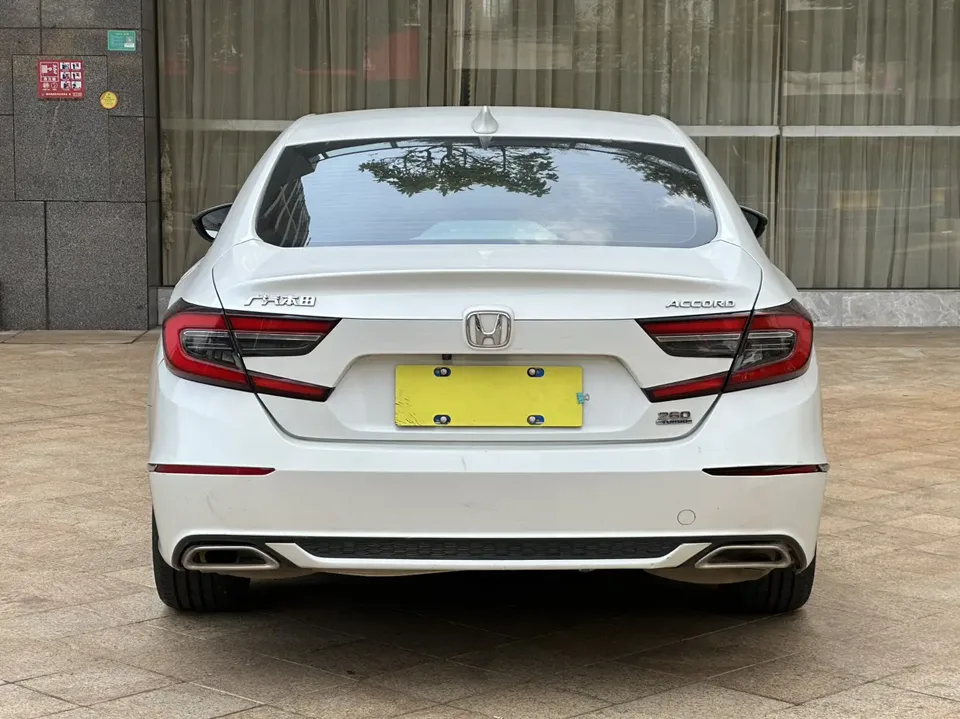 Honda Accord Accord 2022 260TURBO Deluxe Edition 2022 — миниатюра 2