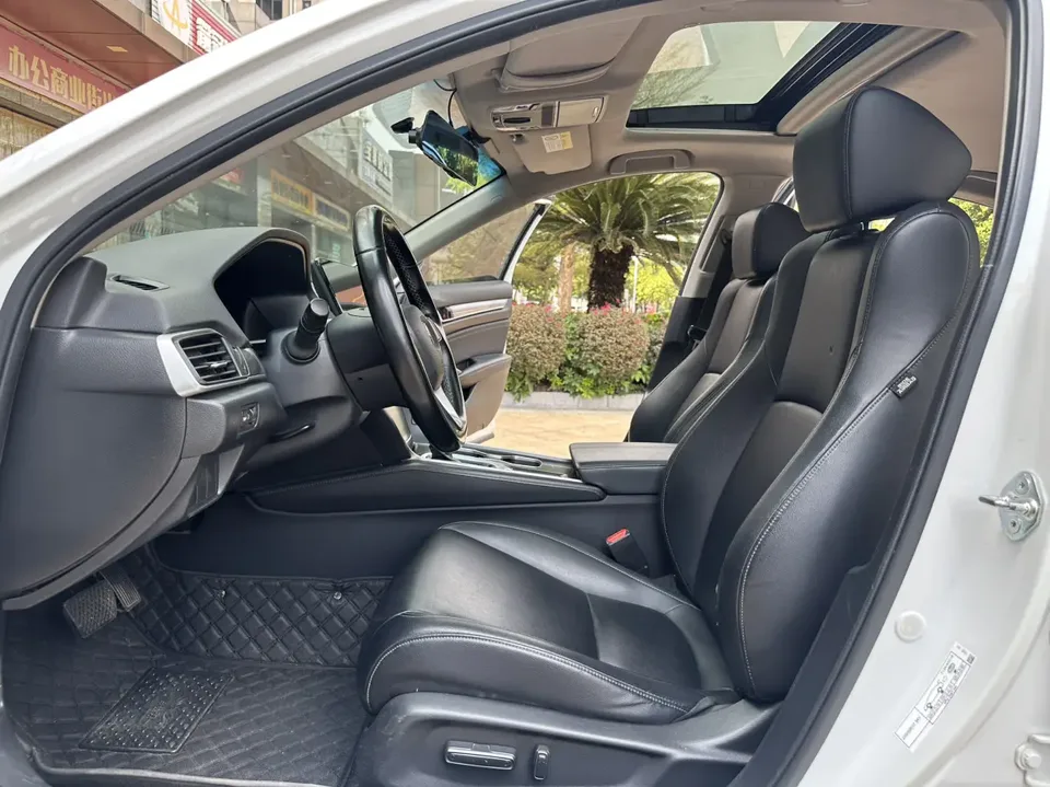 Honda Accord Accord 2022 260TURBO Deluxe Edition 2022 — миниатюра 3