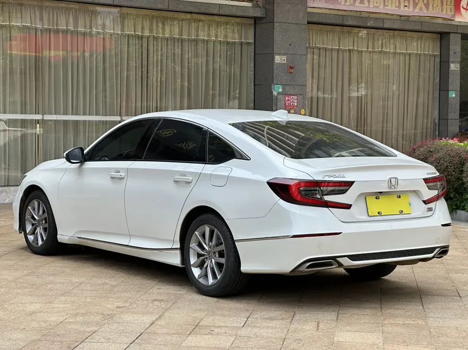 Honda Accord Accord 2022 260TURBO Deluxe Edition 2022 — миниатюра 4