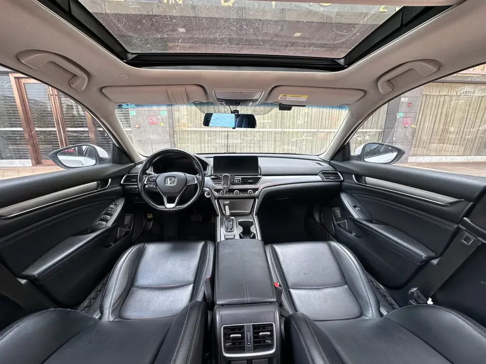 Honda Accord Accord 2022 260TURBO Deluxe Edition 2022 — миниатюра 5