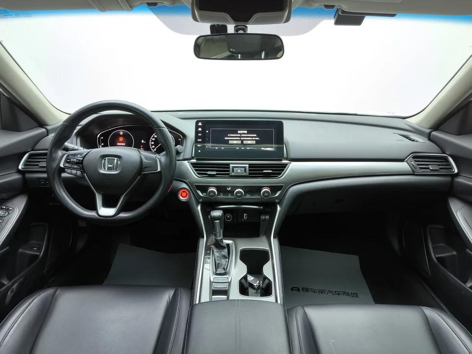 Honda Accord Accord 2022 260TURBO Deluxe Edition 2023 — миниатюра 3