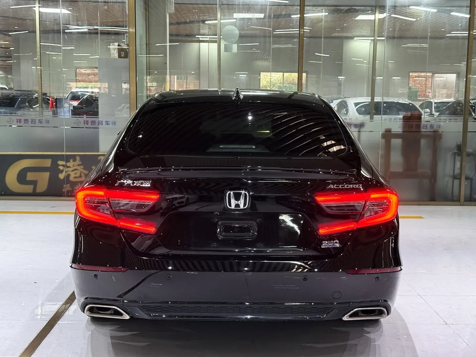 Honda Accord 2022 Accord 260TURBO Fantasy Night Premium Edition 2022 — миниатюра 2