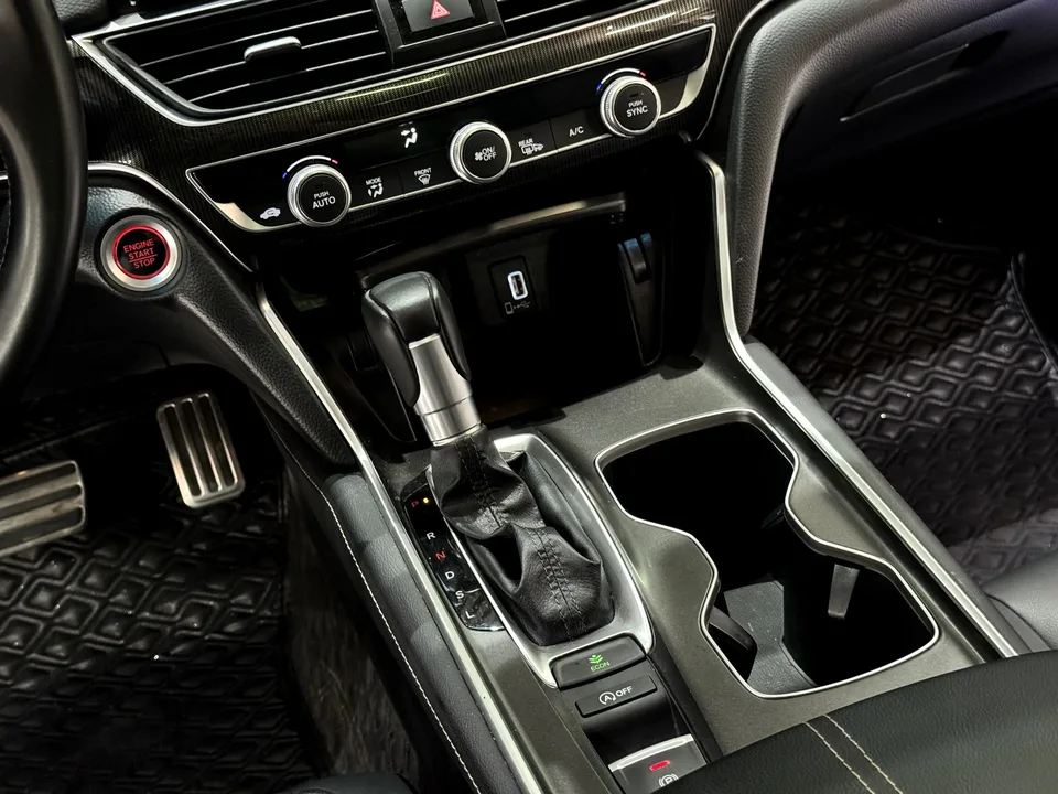 Honda Accord 2022 Accord 260TURBO Fantasy Night Premium Edition 2022 — миниатюра 4