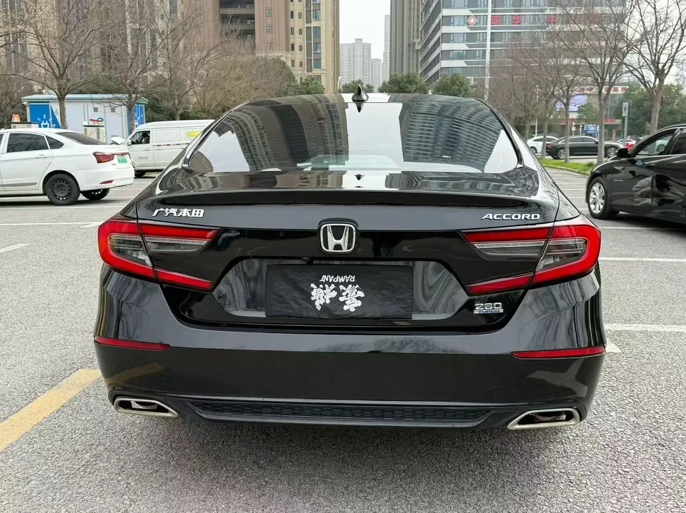 Honda Accord Accord 2022 260TURBO Deluxe Edition 2023 — миниатюра 2