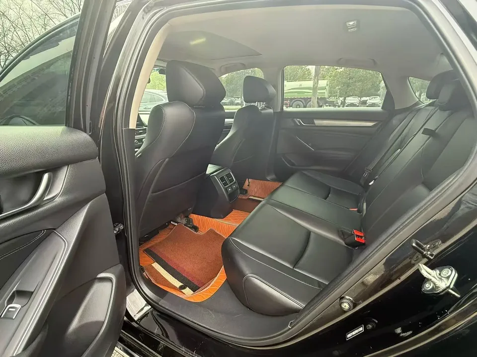 Honda Accord Accord 2022 260TURBO Deluxe Edition 2023 — миниатюра 3