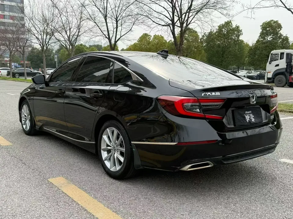 Honda Accord Accord 2022 260TURBO Deluxe Edition 2023 — миниатюра 4