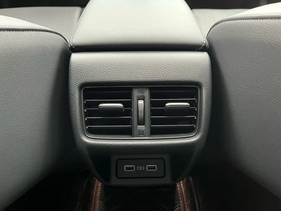 Honda Integra 240TURBO CVT Deluxe Edition 2024 — миниатюра 3
