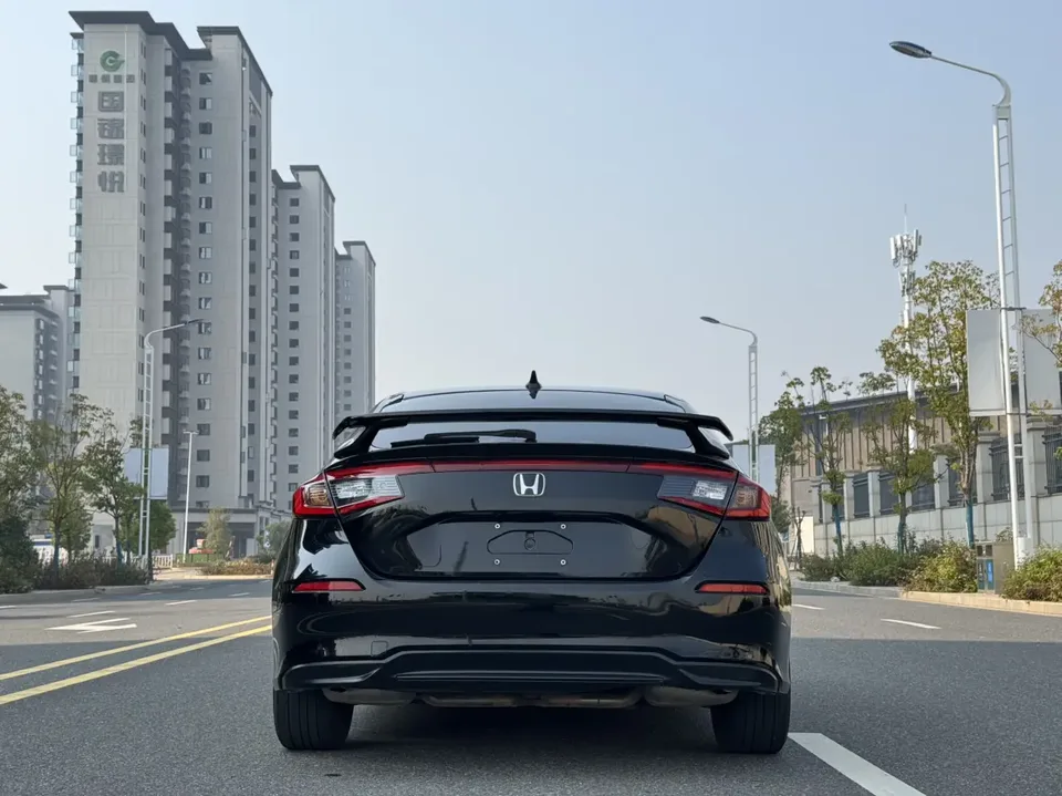 Honda CIVIC 2023 Civic HATCHBACK 240TURBO CVT Extreme Edition 2023 — миниатюра 2