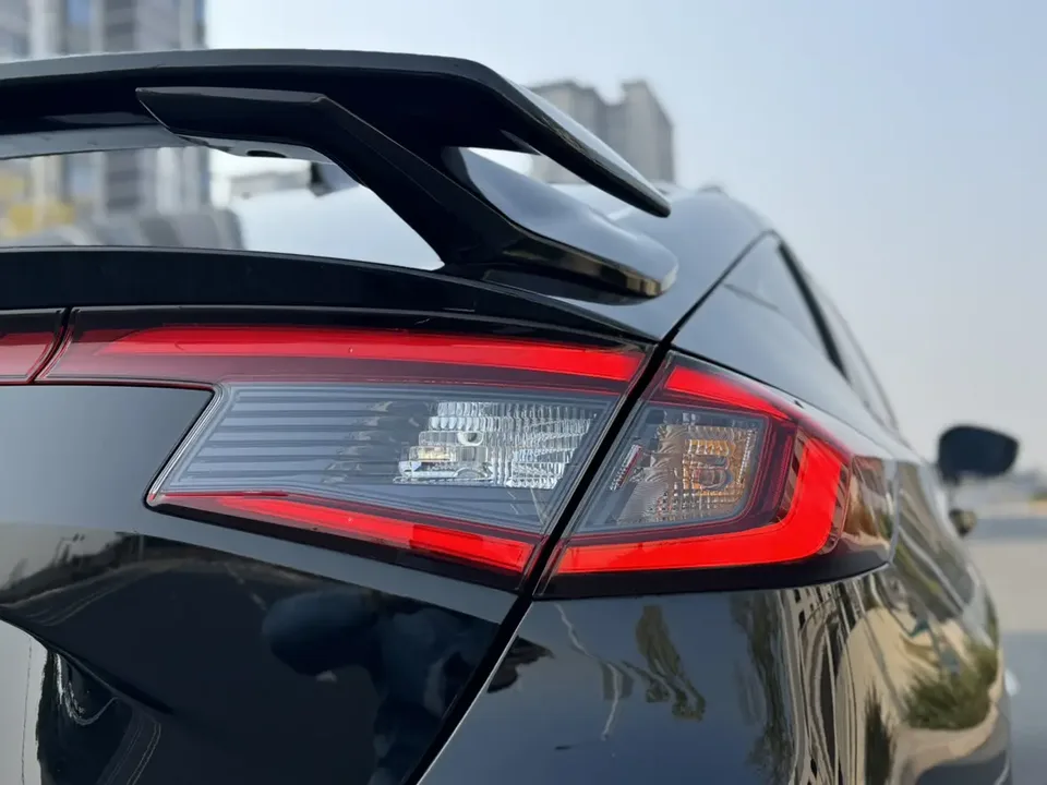 Honda CIVIC 2023 Civic HATCHBACK 240TURBO CVT Extreme Edition 2023 — миниатюра 3