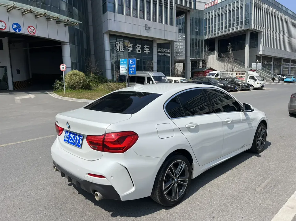 BMW 1 Series 1 Series 2021 facelift 120i M Sport Night Edition 2022 — thumbnail 2