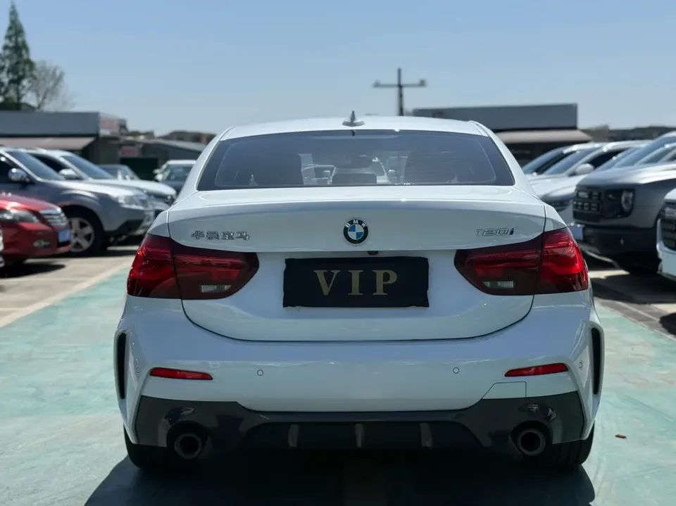 BMW 1 Series BMW 1 Series 2023 120i M Sport Edition 2023 — миниатюра 2