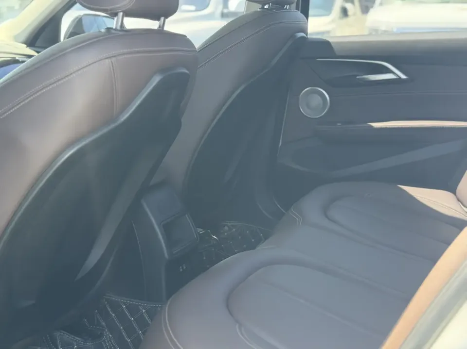 BMW 1 Series BMW 1 Series 2023 120i M Sport Edition 2023 — миниатюра 4