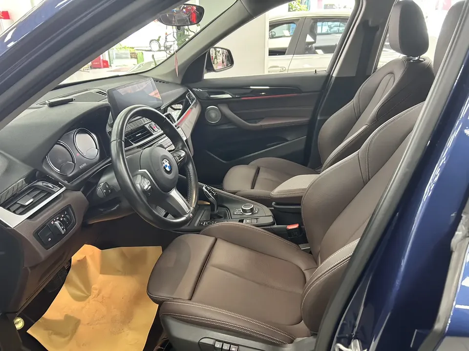 BMW X1 facelift sDrive25Li Leading Edition 2022 — миниатюра 3