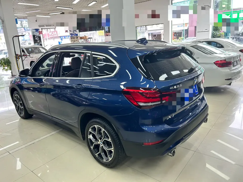 BMW X1 facelift sDrive25Li Leading Edition 2022 — миниатюра 4