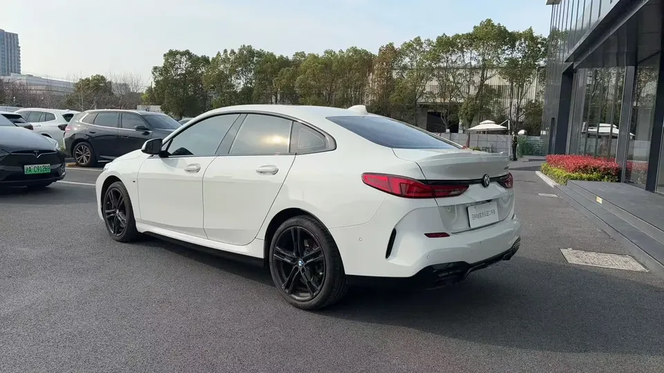 BMW 2 Series 225i 4-Door Coupe M Sport Night Edition 2023 — миниатюра 5