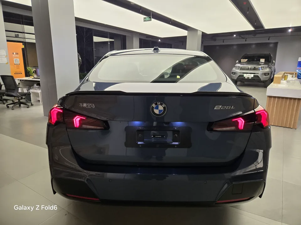 BMW 2 Series BMW 2 Series 225L M Sport Night Edition 2025 — миниатюра 2