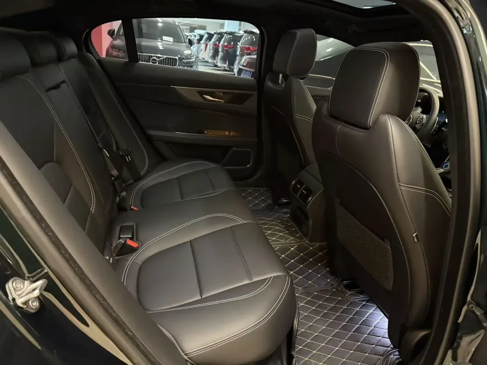 Jaguar XEL Jaguar XEL 2023 2.0T 250PS R-DYNAMIC S Progressive Sports Edition 2023 — thumbnail 4